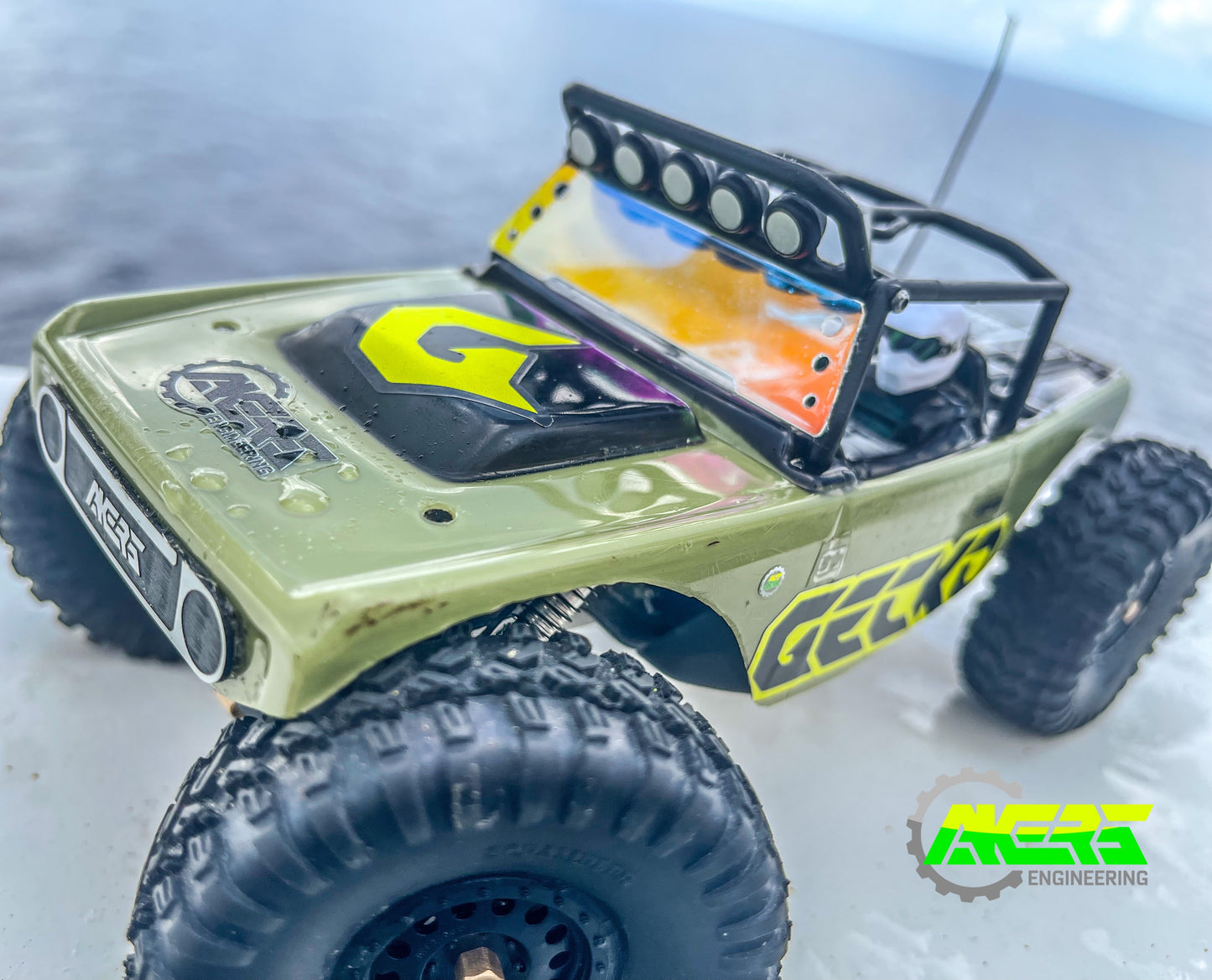 Deadbolt Windshield (Iridescent)