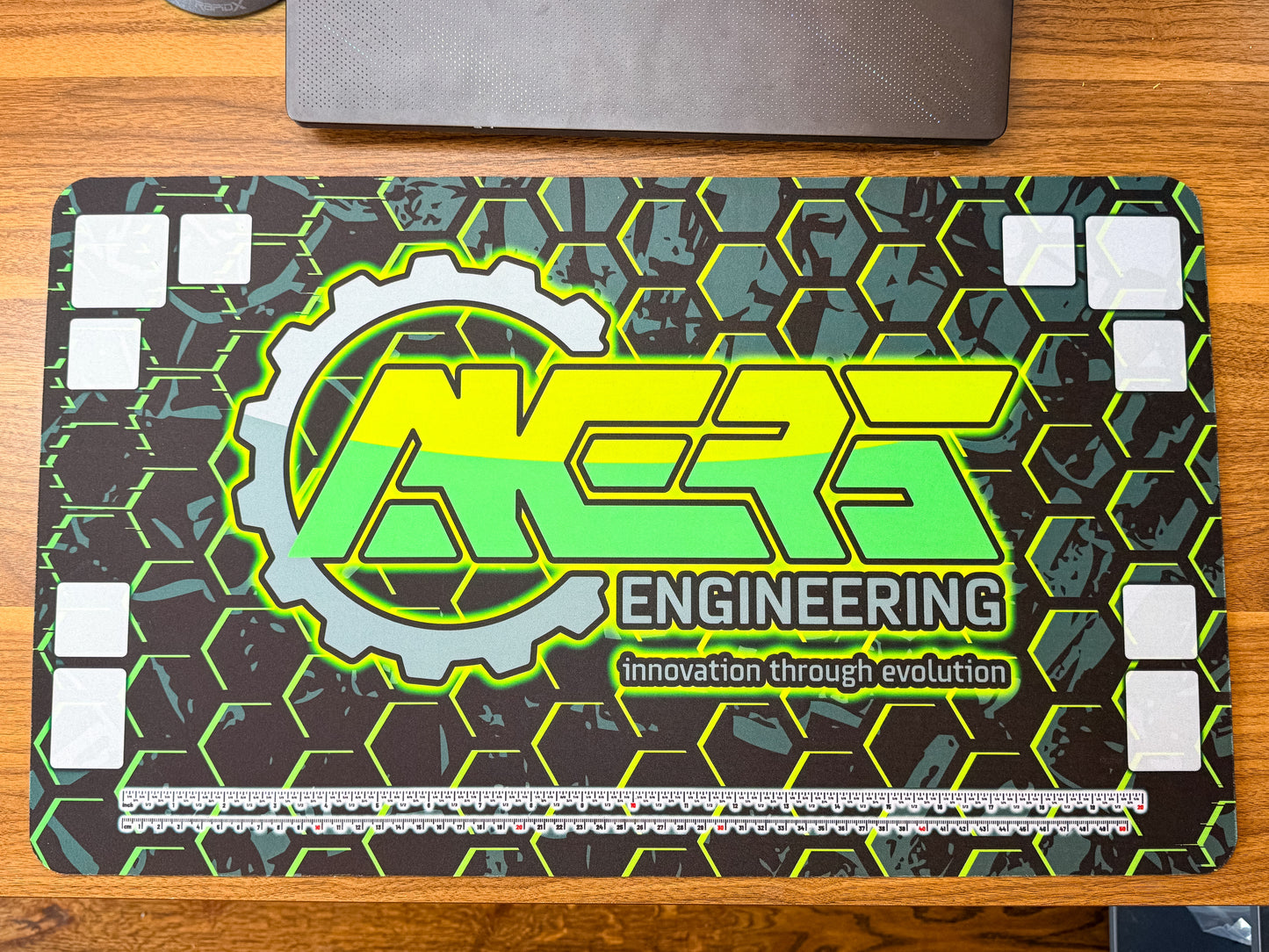 Æ Benchtop Pit Mat