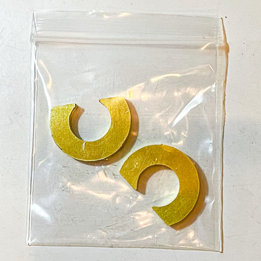 SCX24 Brass Horseshoe Weight Hanger